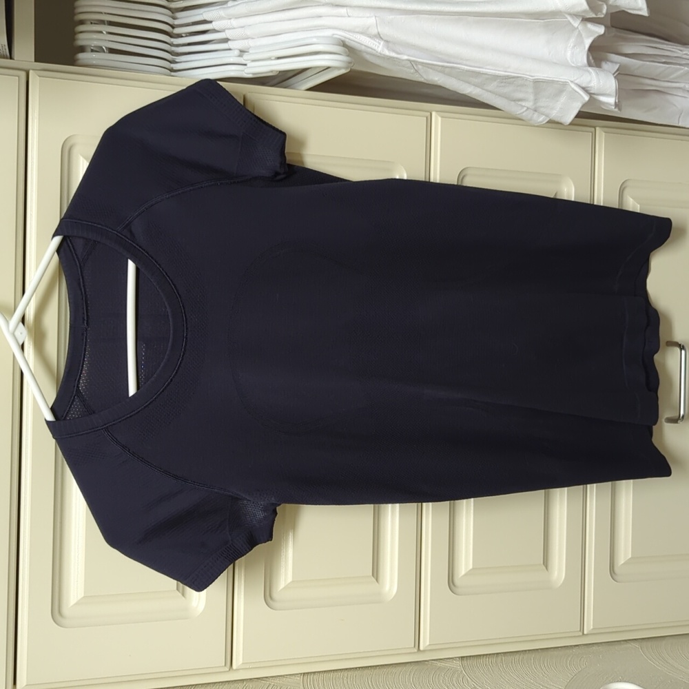 Lululemon run swiftly short sleeve size 8 navy